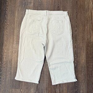 Gloria Vanderbilt Amanda Skimmer Jeans – Size 14